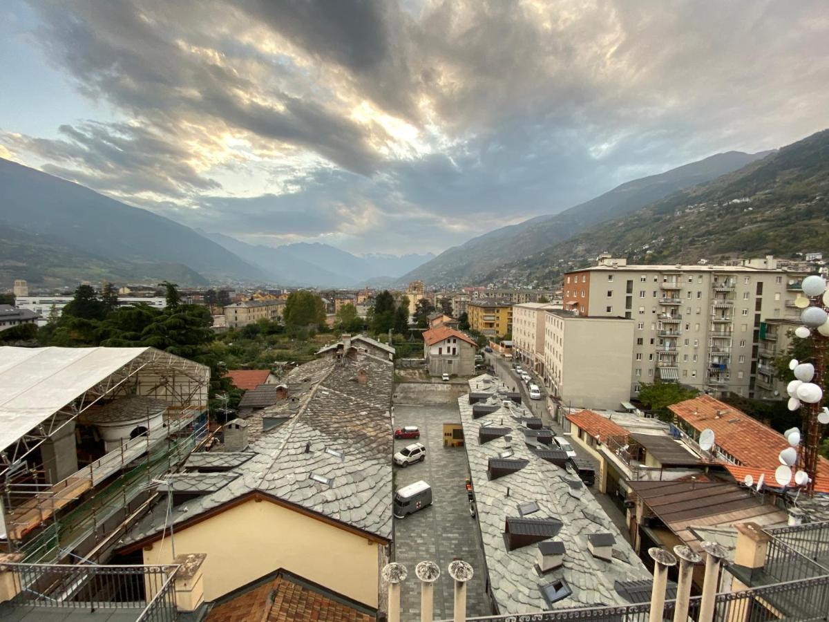 Mansarda Del Sole, Nel Cuore Di Aosta Ngoại thất bức ảnh